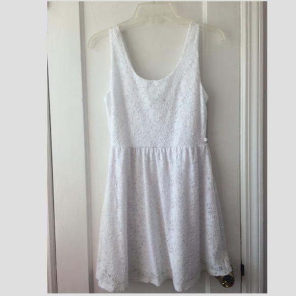 Junior's White lace mini dress - Picture 1 of 3